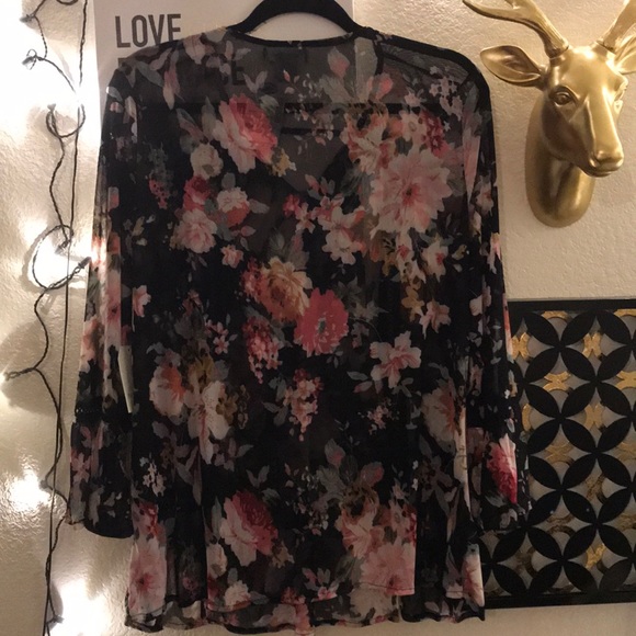 Floral net Shirt with ruffle sleeves!!! - Picture 6 of 8